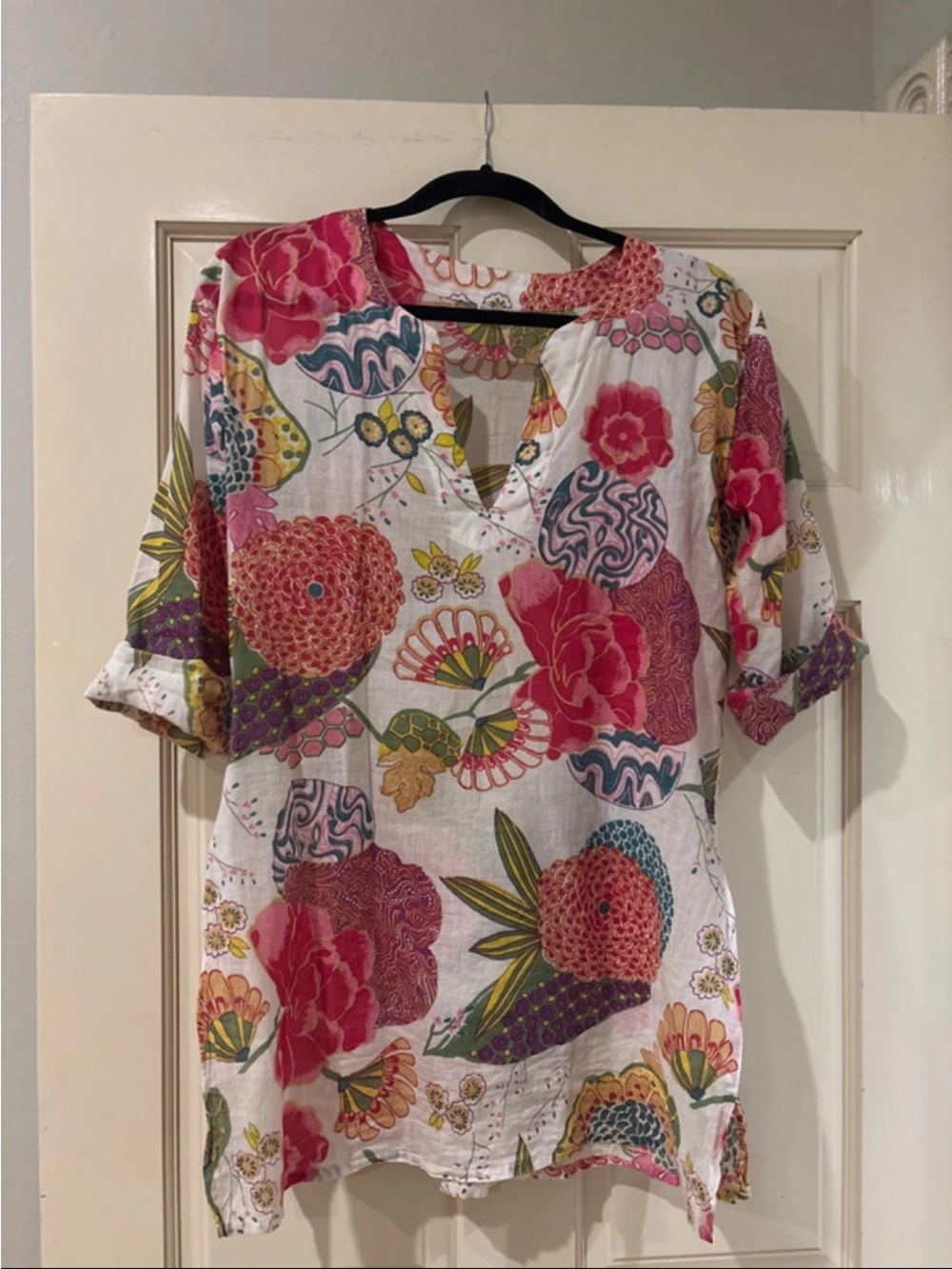 Women’s Floral Split-Neck Tunic Top - White & Pink